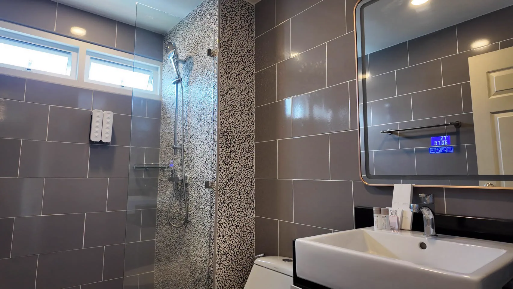 The Terraza · 1-bedroom condominium · quick sale · photo 19