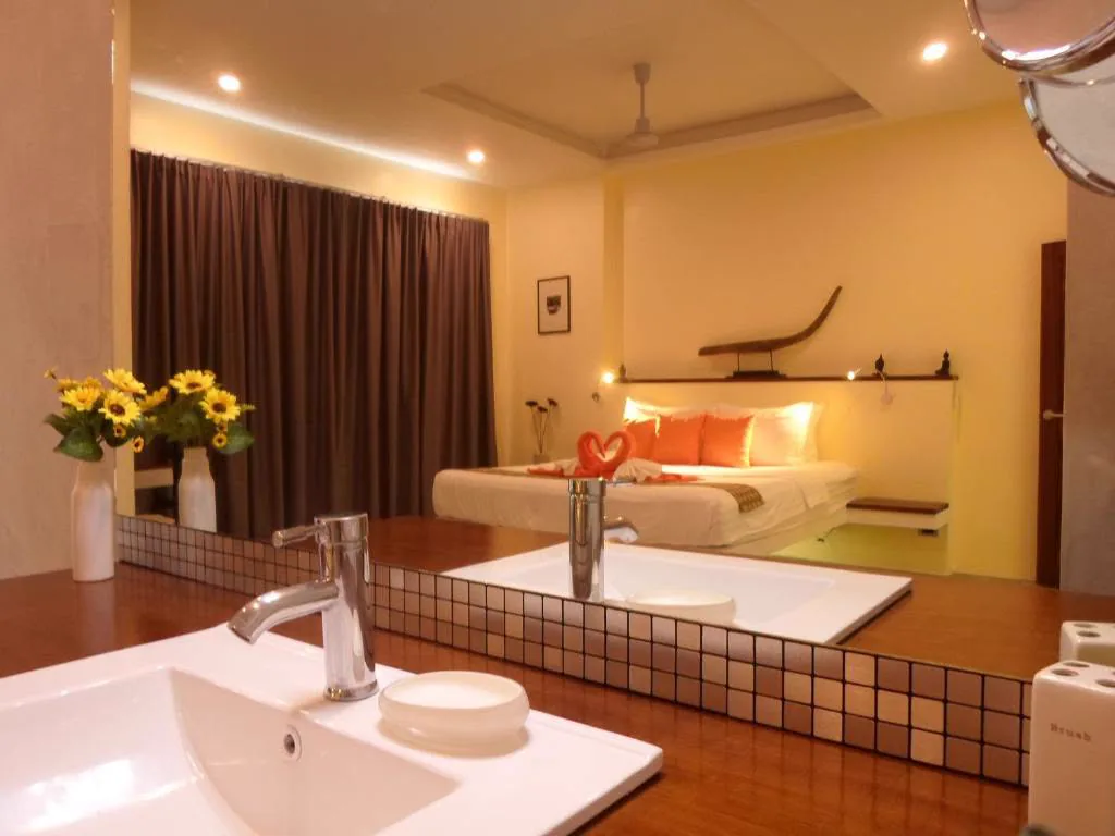 Three private pool villas and rental business · photo 8